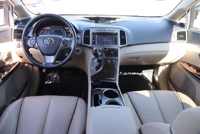 Used 2013 Toyota Venza XLE w/ XLE Premium Pkg AWD/4WD image 25