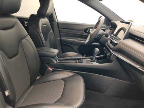 Used 2022 Jeep Compass Latitude FWD image 21