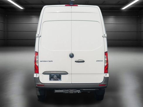 Used 2025 Mercedes-Benz Sprinter 2500 image 4