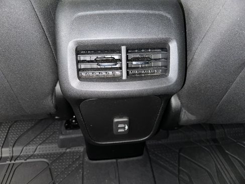 Used 2019 Chevrolet Equinox LT image 19