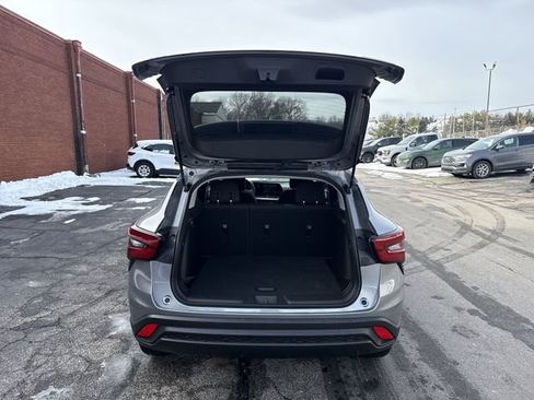 Used 2024 Chevrolet Trax LS image 21