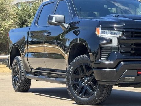 Used 2023 Chevrolet Silverado 1500 LT Trail Boss w/ Convenience Package II AWD/4WD image 3