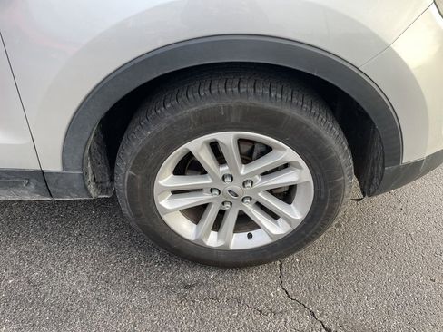 Used 2017 Ford Explorer FWD image 12