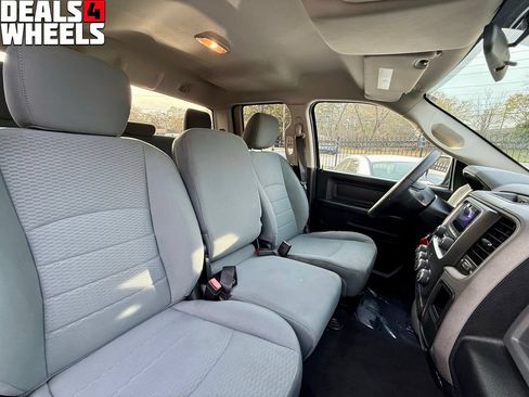 Used 2017 RAM 1500 Express RWD image 23