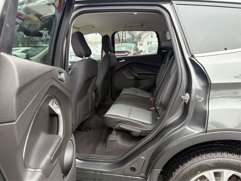 Used 2018 Ford Escape SE image 10