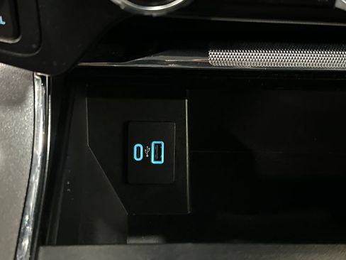 Used 2023 Ford F150 Lariat AWD/4WD image 37