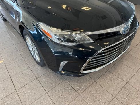 Used 2016 Toyota Avalon Limited w/ Toyota Safety Sense Package FWD image 11