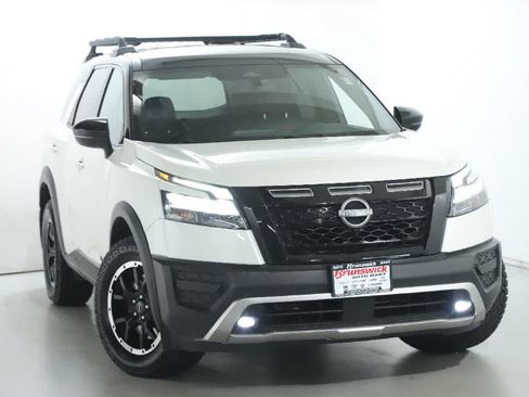 Used 2023 Nissan Pathfinder Rock Creek AWD/4WD image 2
