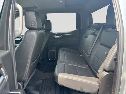 Used 2025 GMC Sierra 1500 SLT AWD/4WD image 30