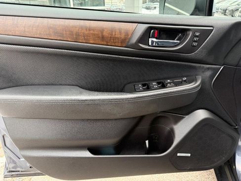 Used 2017 Subaru Outback 2.5i Limited image 19