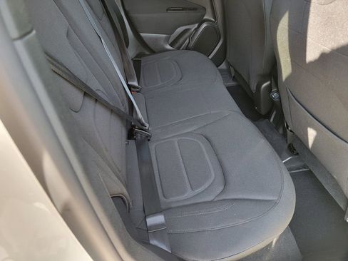 Used 2019 Jeep Renegade Latitude FWD image 12