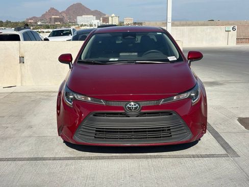 Used 2025 Toyota Corolla LE FWD image 3