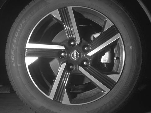 Used 2025 Nissan Sentra SV image 13