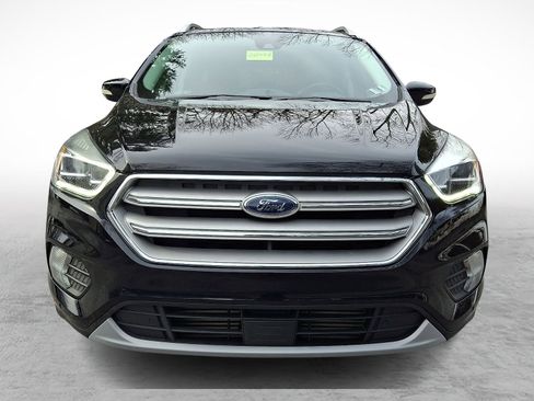 Used 2019 Ford Escape Titanium image 2