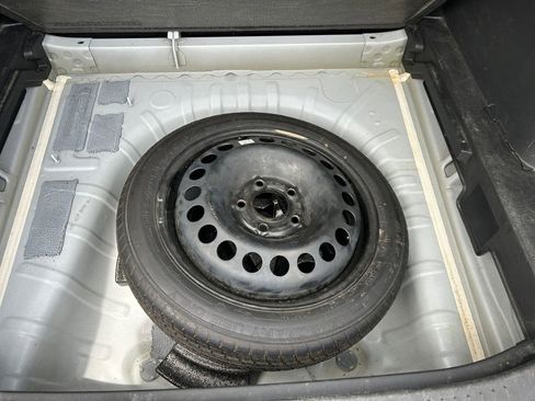 Used 2024 Chevrolet Trax LS FWD image 17
