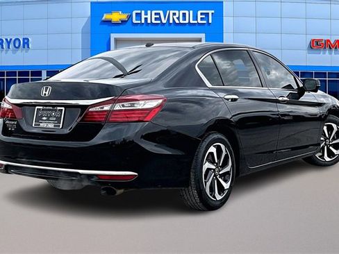 Used 2017 Honda Accord EX image 5