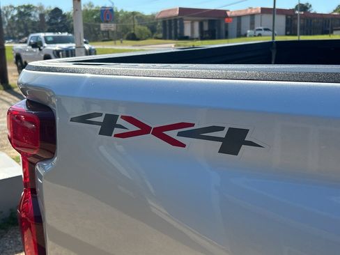 Used 2023 Chevrolet Silverado 2500 Custom w/ Custom Value Package image 30