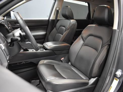 Certified 2024 Nissan Pathfinder SL w/ SL Premium Package AWD/4WD image 5