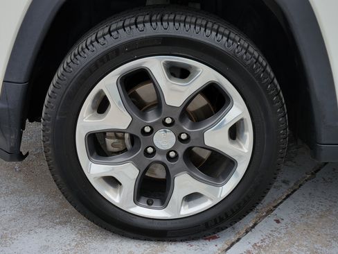 Used 2019 Jeep Compass Limited AWD/4WD image 14