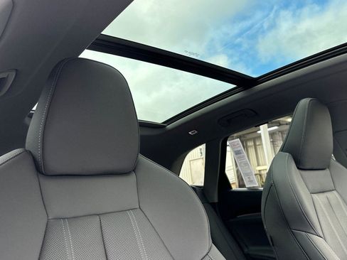 Used 2025 Audi Q5 Premium Plus w/ Premium Plus image 17