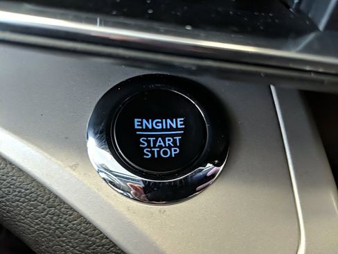 Used 2023 Ford Explorer XLT w/ Equipment Group 202A image 26