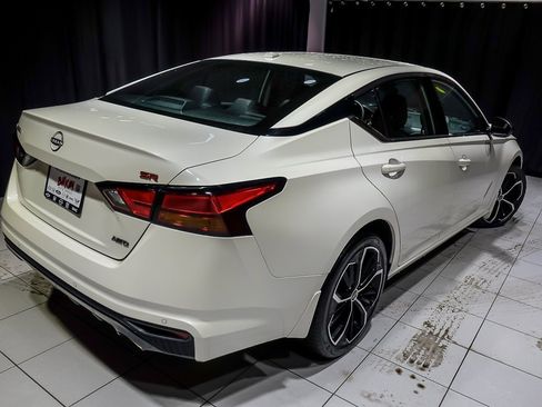 Used 2025 Nissan Altima 2.5 SR image 12
