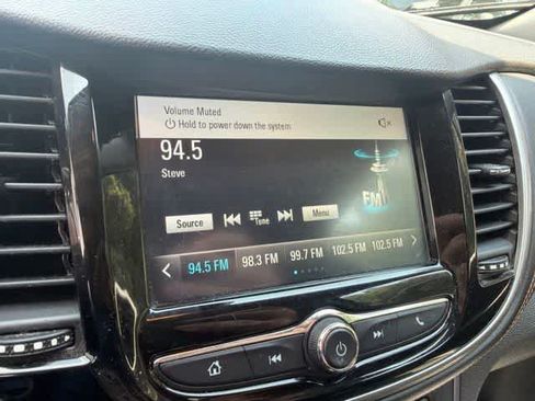 Used 2017 Chevrolet Trax LT w/ LT Convenience Package AWD/4WD image 24