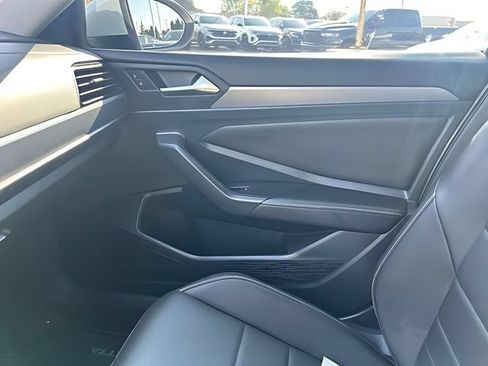 Used 2023 Volkswagen Jetta SE FWD image 34