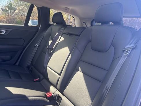 Used 2025 Volvo V60 B5 Cross Country Plus image 16