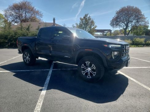 Used 2023 GMC Canyon AT4 w/ AT4 Premium Package AWD/4WD image 7