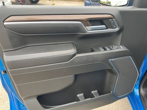 Used 2023 Chevrolet Silverado 1500 LT w/ Protection Package AWD/4WD image 7