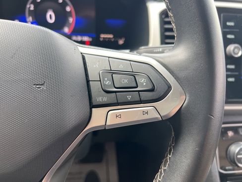 Used 2022 Volkswagen Atlas Cross Sport SE image 18