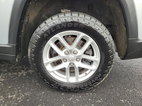 Used 2022 Jeep Grand Cherokee L Laredo w/ Luxury Tech Group I image 9