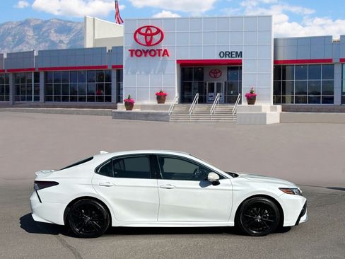 Used 2021 Toyota Camry XSE w/ Carpet Mat Package (TMS) FWD image 3