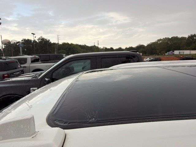 Used 2022 GMC Yukon SLT w/ SLT Premium Package AWD/4WD image 5