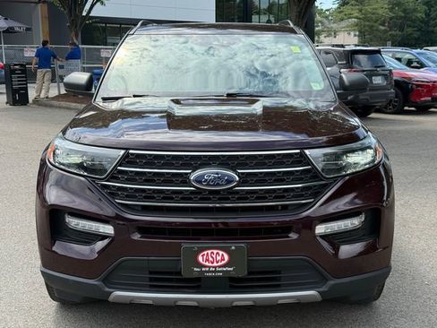 Used 2023 Ford Explorer XLT w/ Equipment Group 202A AWD/4WD image 2
