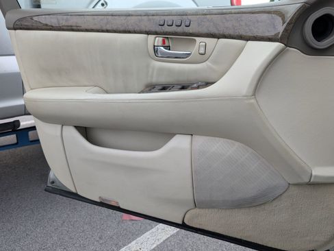 Used 2002 Lexus LS 430 RWD image 8