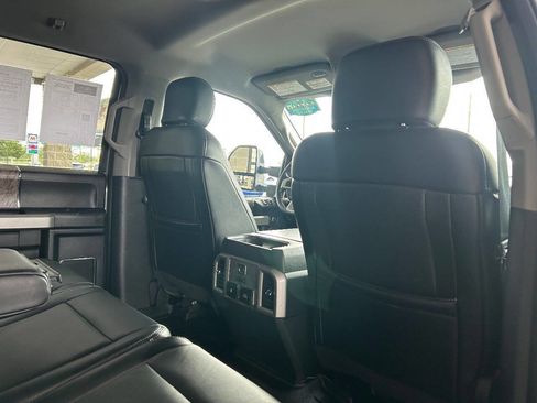 Used 2019 Ford F250 Lariat w/ Lariat Value Package image 40