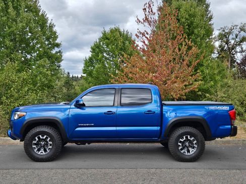 Used 2016 Toyota Tacoma TRD Off-Road w/ Towing Package AWD/4WD image 3