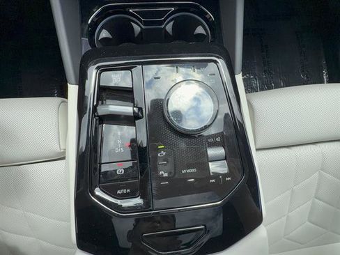 Certified 2024 BMW 530i xDrive w/ M Sport Package image 20