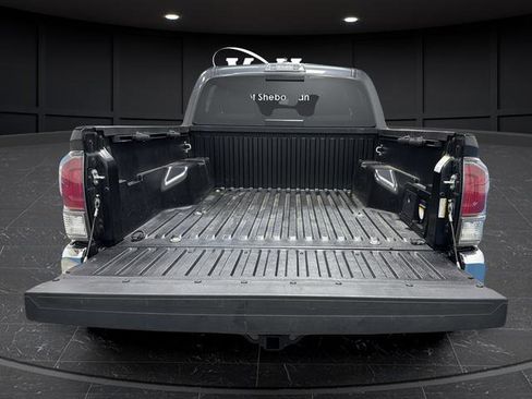 Used 2022 Toyota Tacoma TRD Off-Road image 31