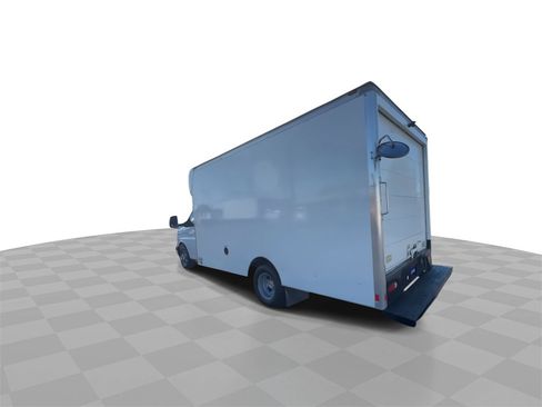 Used 2017 Chevrolet Express 3500 image 6