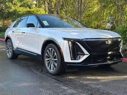 New 2026 Cadillac Lyriq Premium Sport image 7