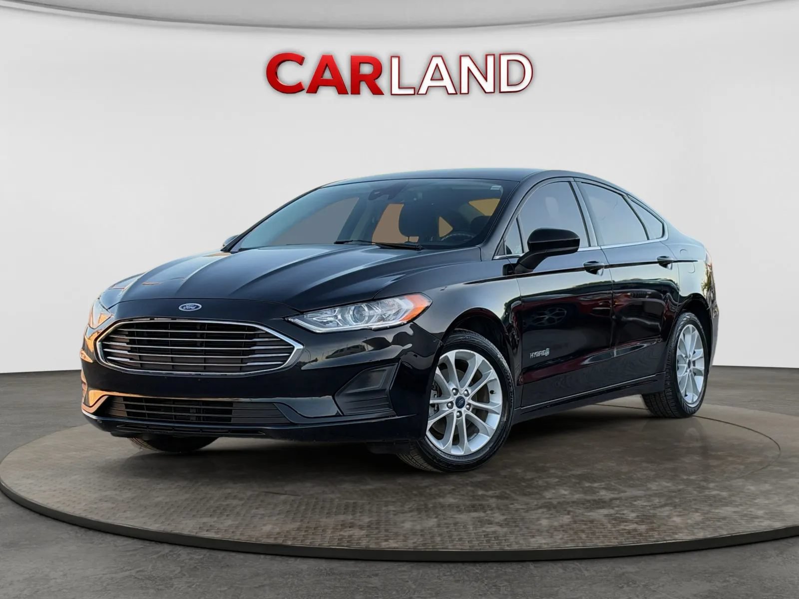 Used 2019 Ford Fusion SE FWD image 1