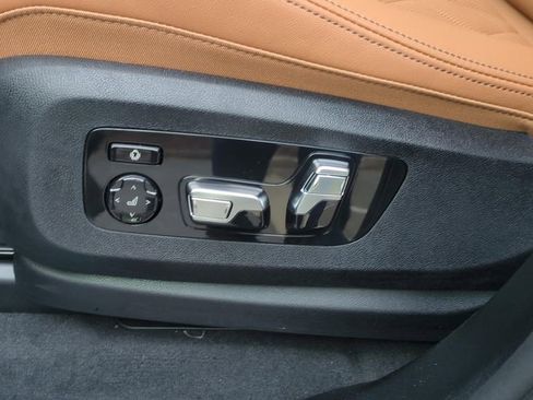New 2026 BMW X5 xDrive40i w/ M Sport Package AWD/4WD image 16