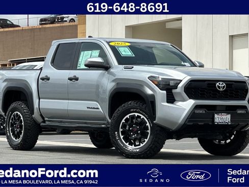 Used 2025 Toyota Tacoma TRD Off-Road w/ TRD Off Road Premium Package AWD/4WD image 1