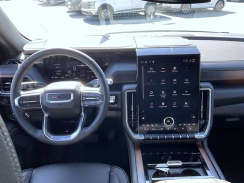 Used 2025 GMC Yukon XL Denali AWD/4WD image 12