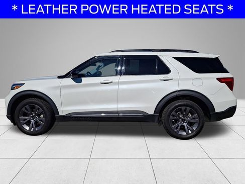 Used 2022 Ford Explorer XLT w/ Equipment Group 202A image 7