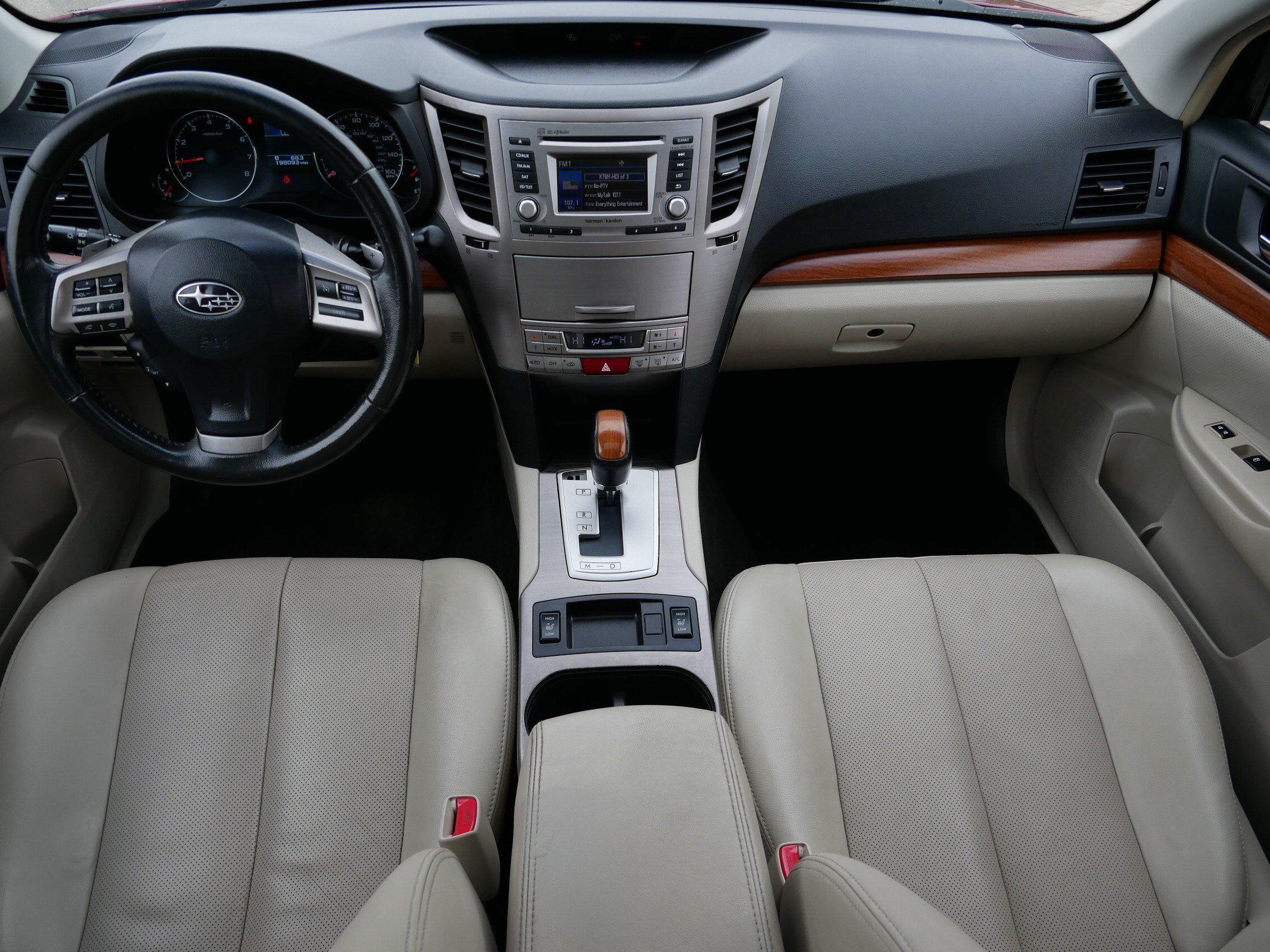 Used 2013 Subaru Outback 3.6R Limited w/ Moonroof Pkg AWD/4WD image 10