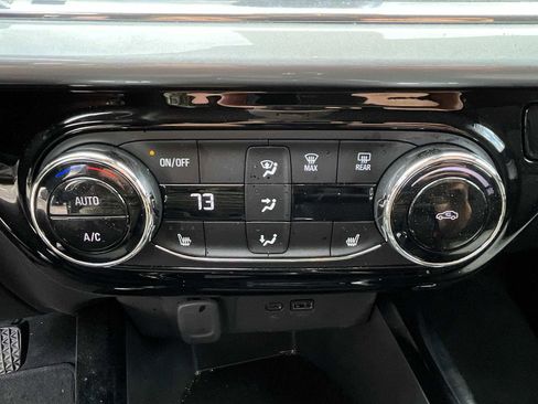 Used 2025 Chevrolet Trax LT w/ Driver Confidence Package image 17